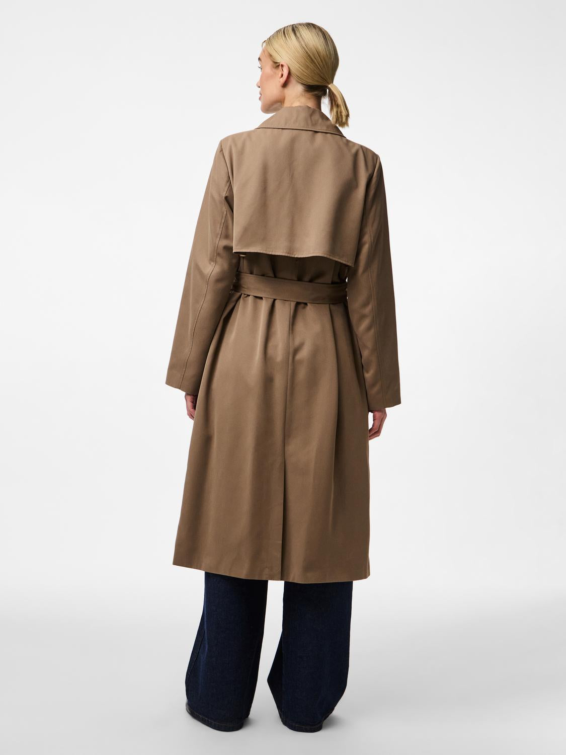 model_shot-back