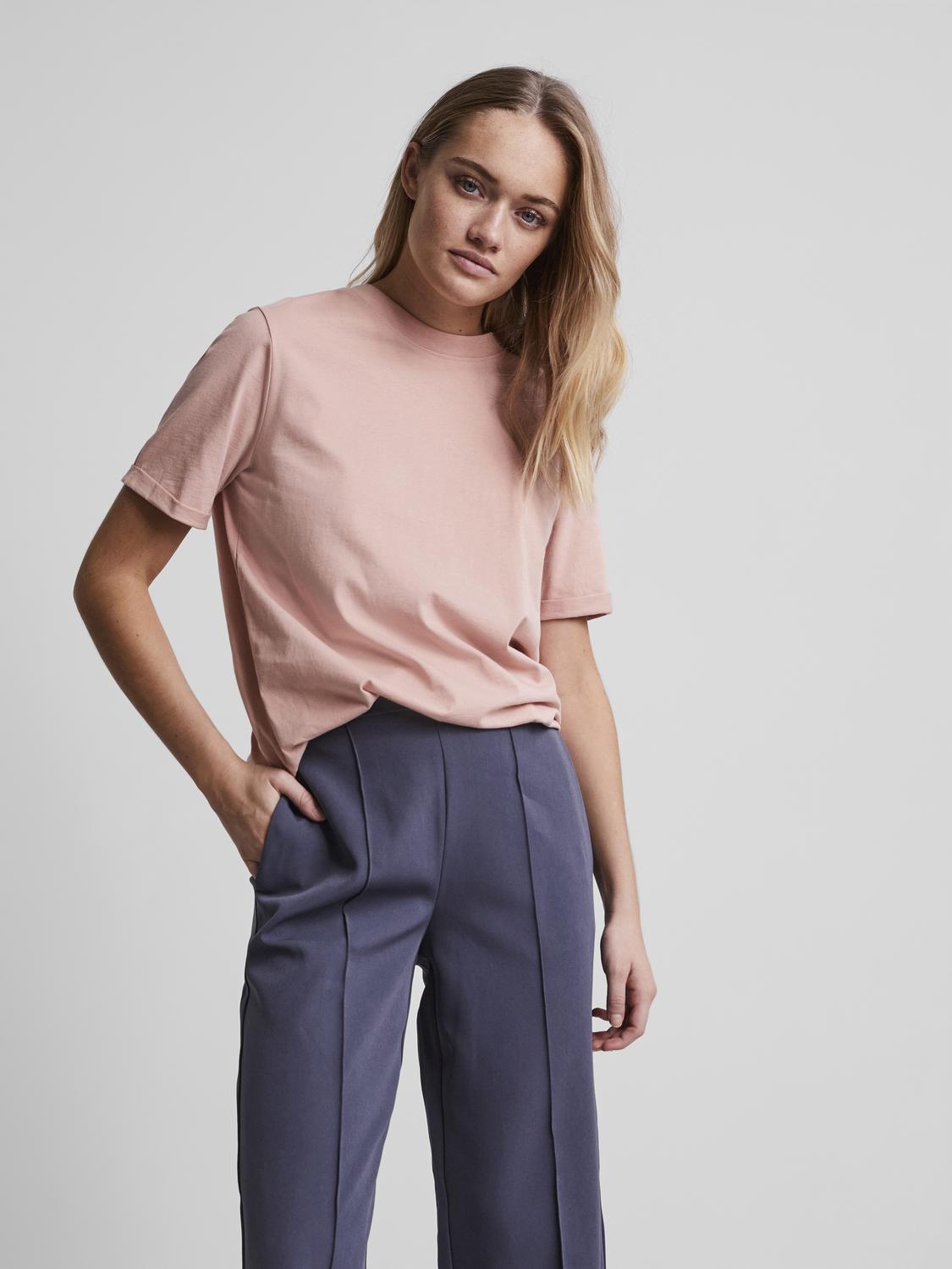 model_shot-front